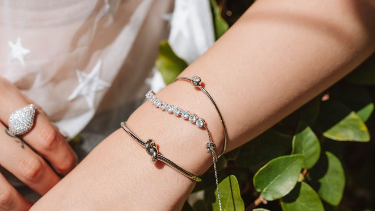 Arc Silver Bracelet: The Smart Way to Reduce Phone Use